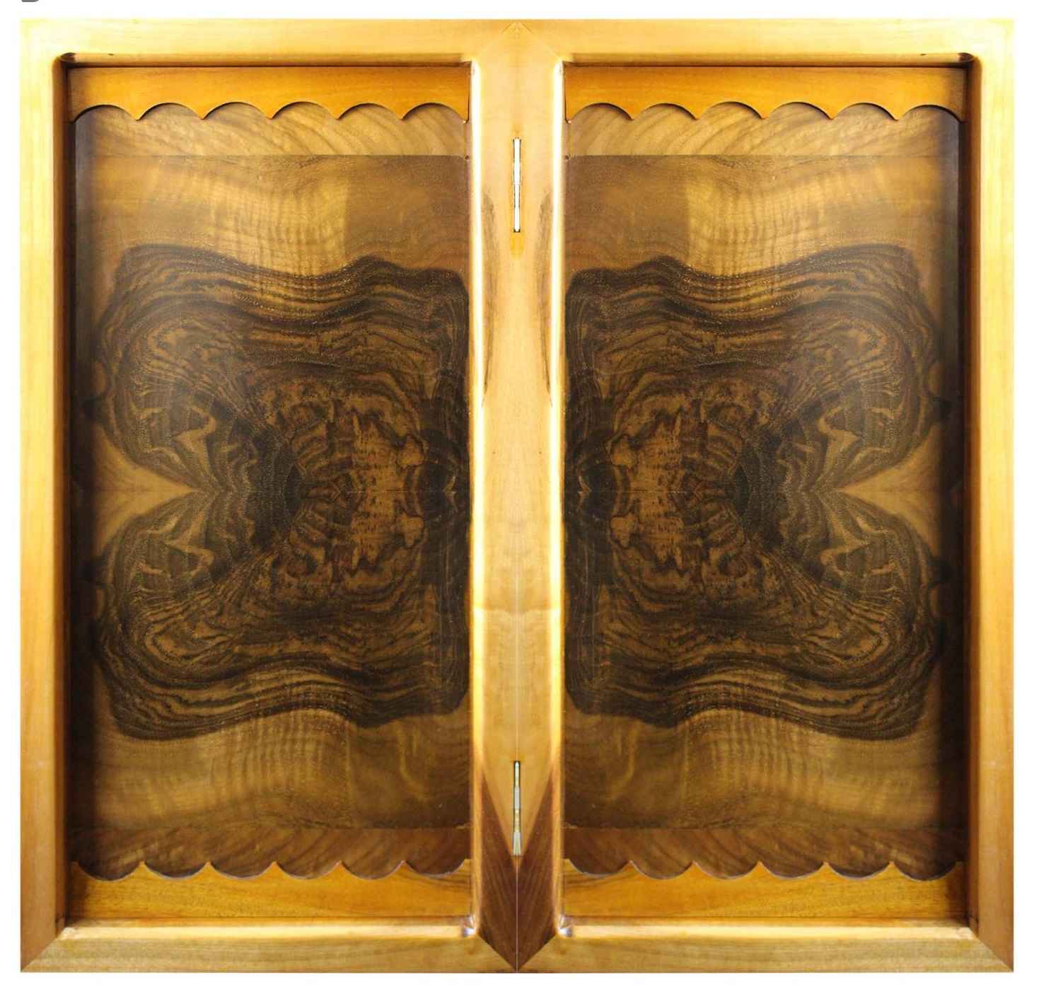 Holzgeschnitztes Backgammonbrett Handgefertigt mit persischem Erbe Phoenix