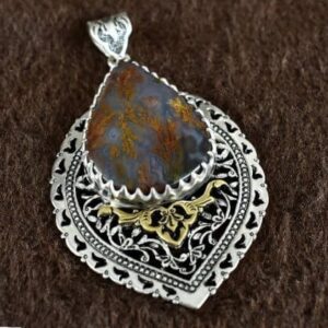 Persischer Gravierter Silberanhänger mit Opal-Edelstein