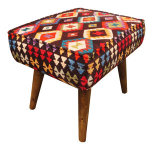 Traditioneller roter persischer Hocker mit Holzbeinen und Samtstoff, Art