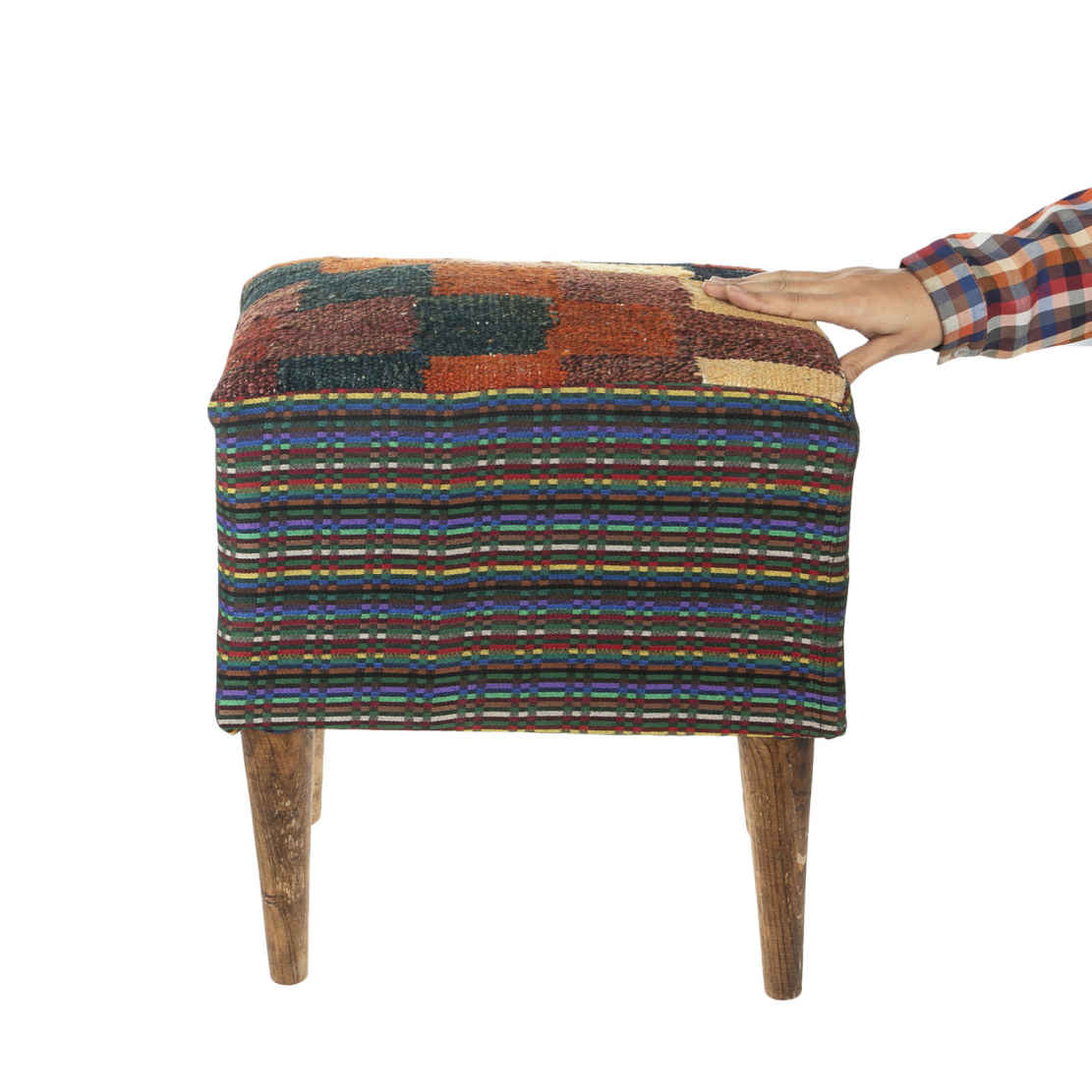 Authentischer Kilim-Hocker mit Ursprung Iran, handgefertigt 98001