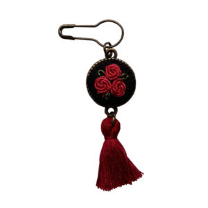 Gestickte Brosche – Rotes Blumenmodell