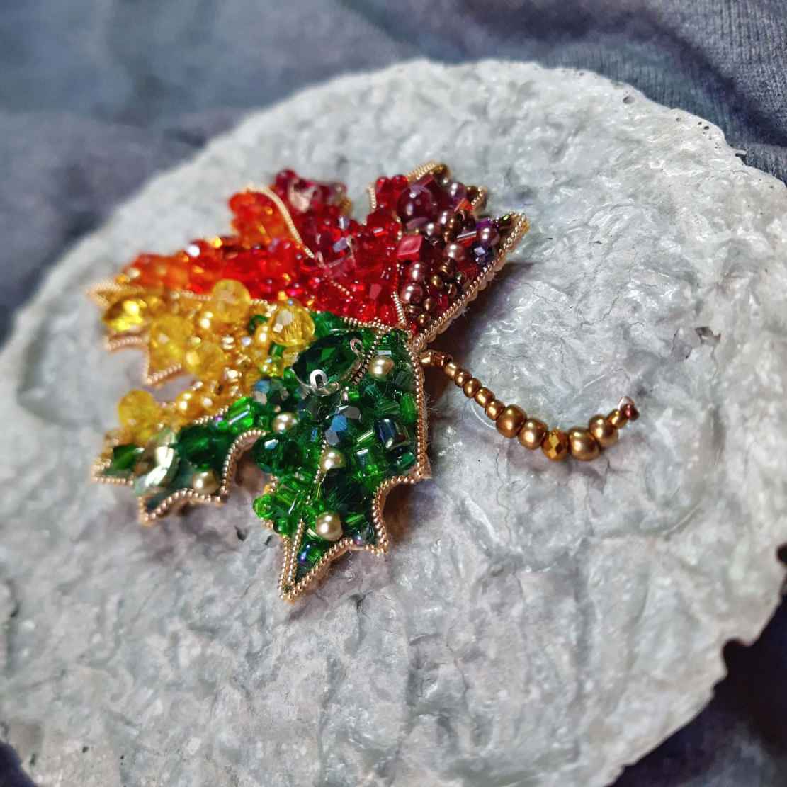 Feminines Perlen-Broschen-Nadel – Paizz-Modell