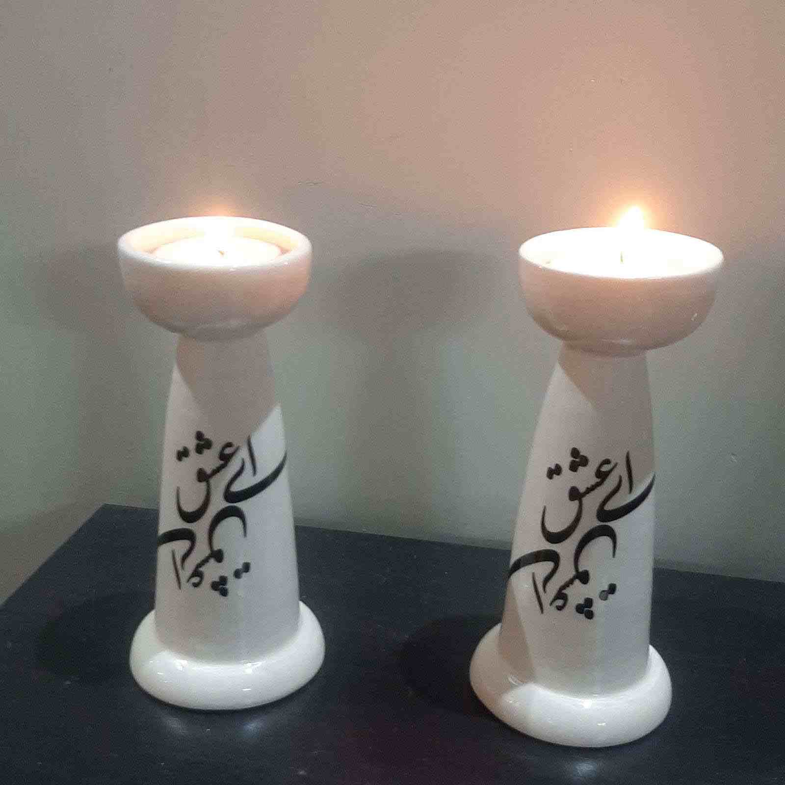 Persischer Kerzenständer aus Keramik mit Mashgh-Kalligraphie