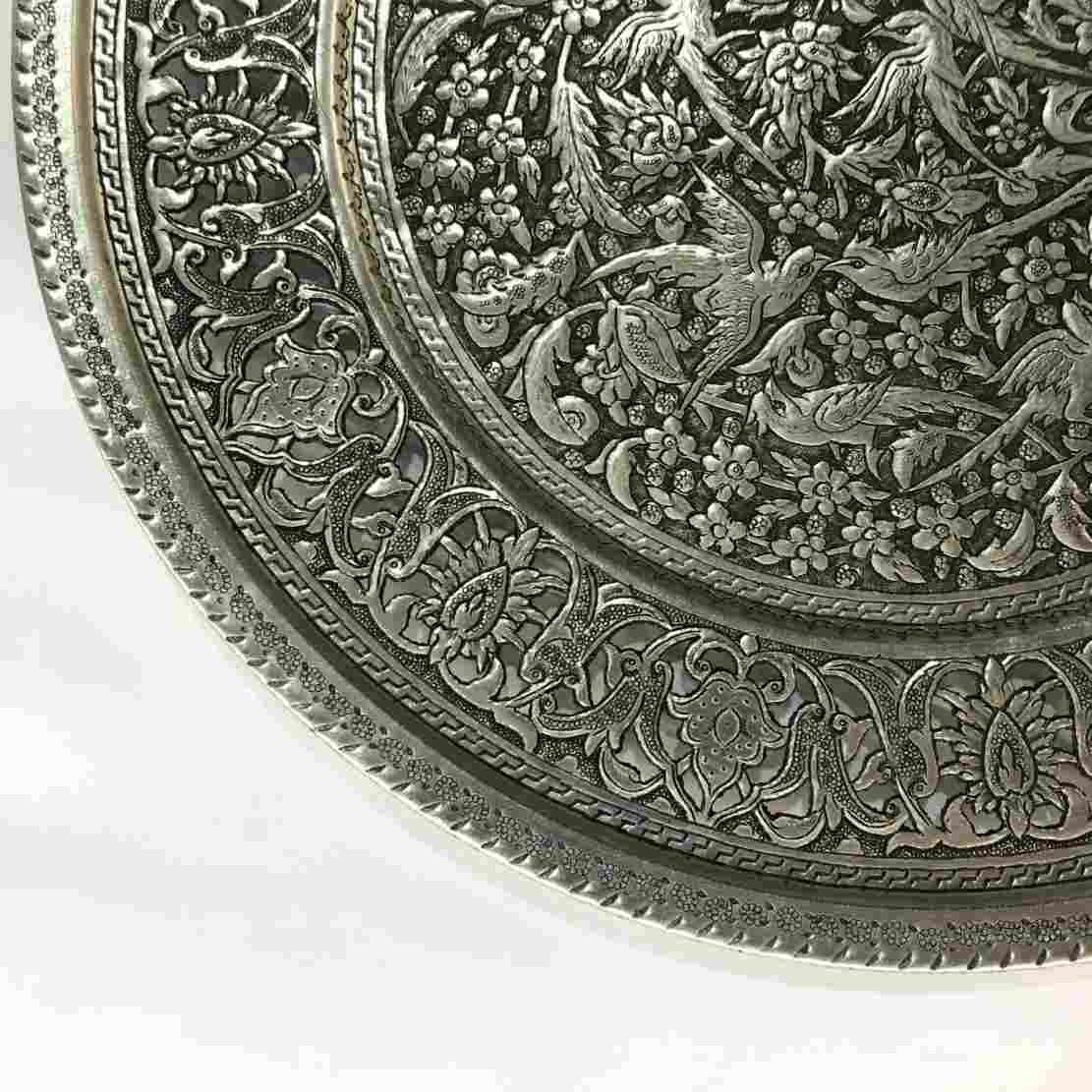 Dekoratives Kupfertablett, handgraviert mit persischem Kunsthandwerk und Blumendesign