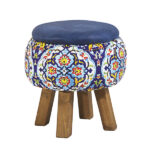 Runder Samt-Hocker mit Holzbeinen, inspiriert von persischer Kunst, Blau