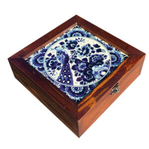 Holzbox zum Verschenken mit persisch inspiriertem Muster Vogel