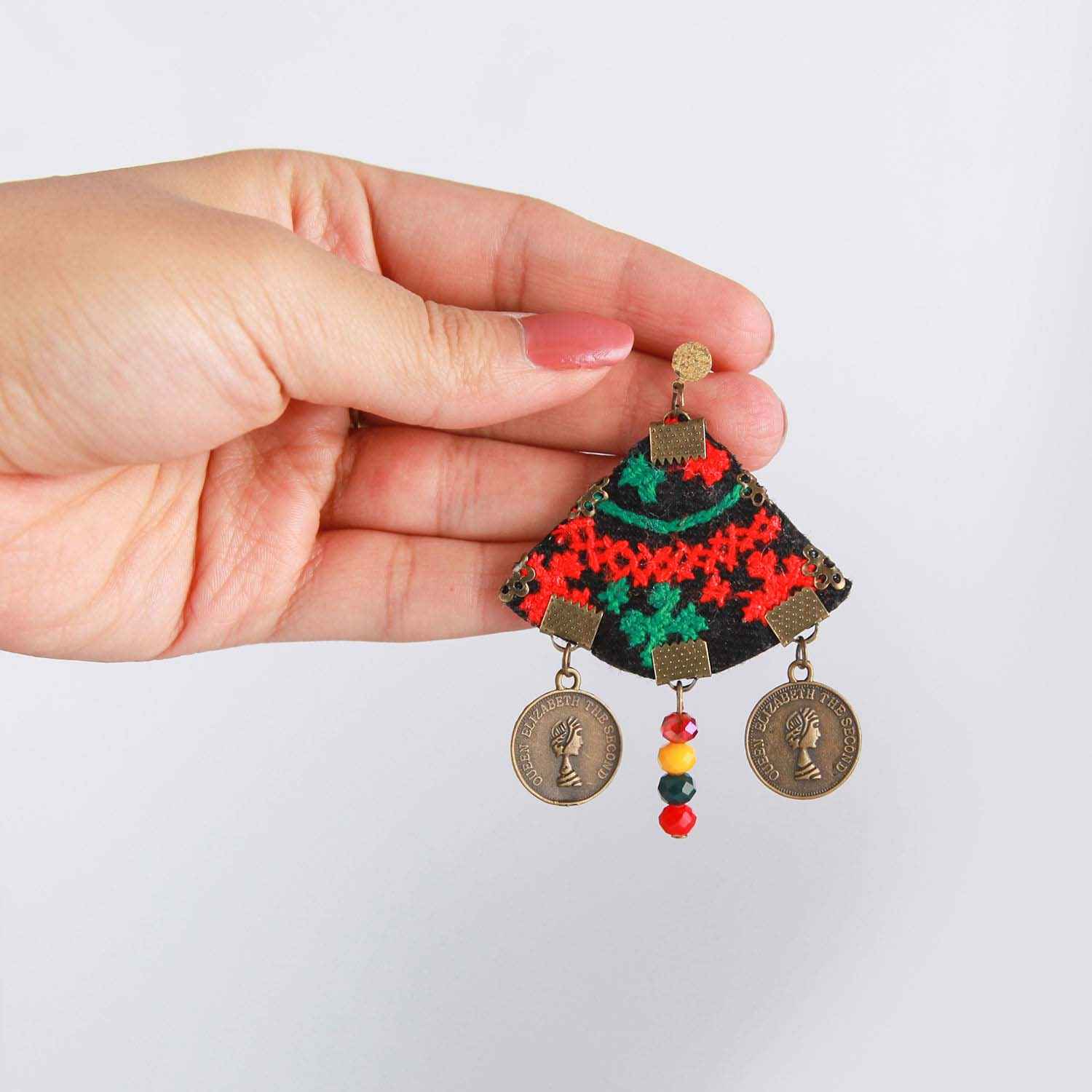 Persische bestickte Ohrringe Balochi traditionelle Suzani mit Münzen