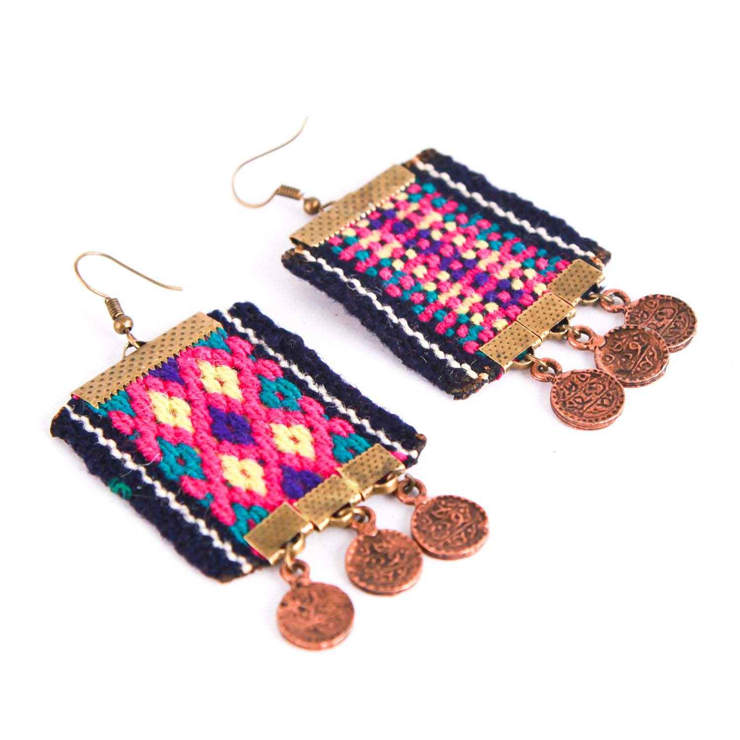 Persische bestickte Ohrringe Balochi traditionelle Suzani mit Münzen