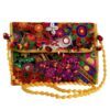 Bestickte Samt-Clutch mit floralen Kreisen
