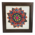 Persischer bestickter Wandteppich – Florale Textilkunst