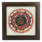 Persischer bestickter Wandteppich – Florale Textilkunst