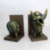 Zebu-inspirierter Buchstützen-Skulptur aus Polyester – geeignet für Themenräume
