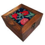 Holzbox zum Verschenken mit persisch inspiriertem Muster Granatapfel