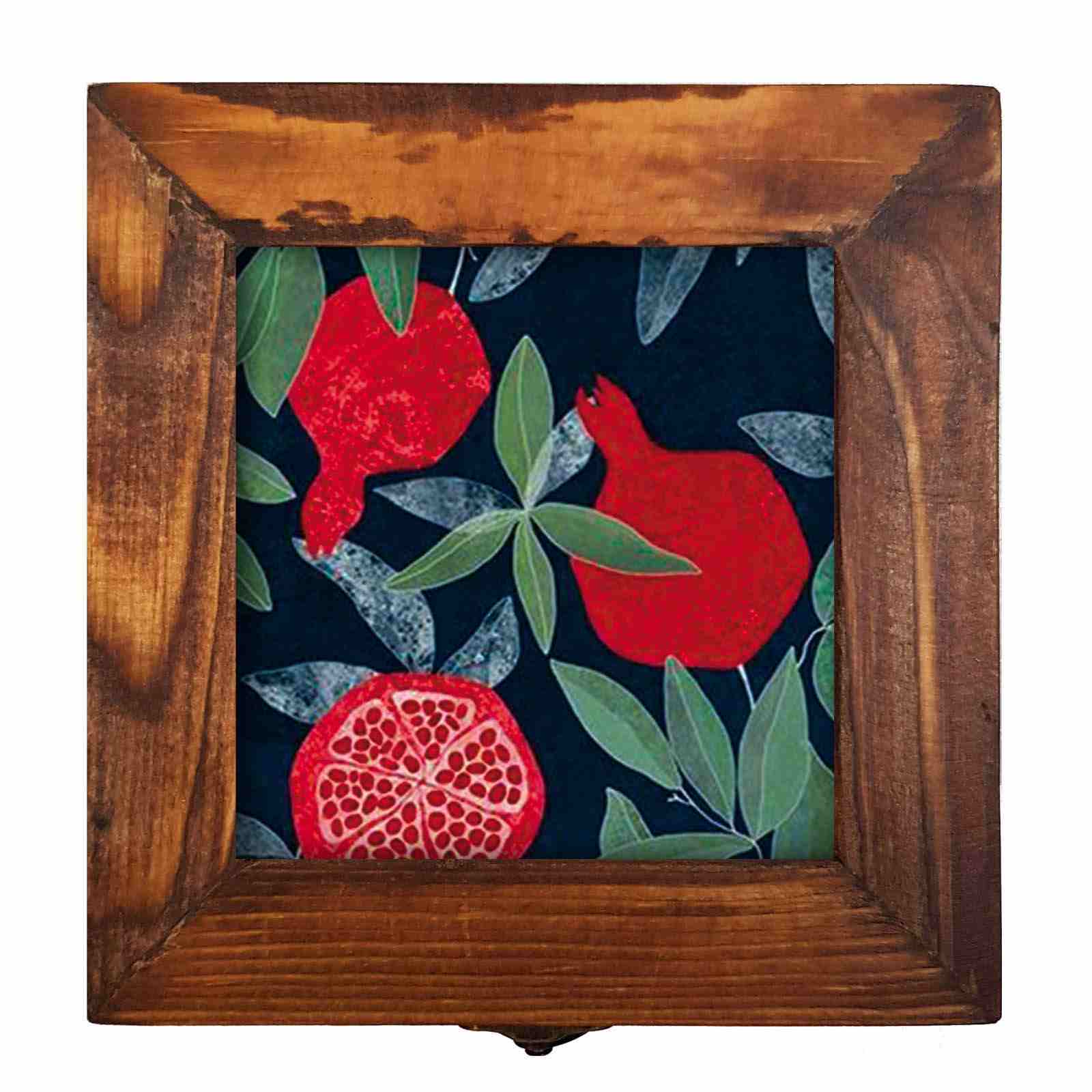 Holzbox zum Verschenken mit persisch inspiriertem Muster Granatapfel