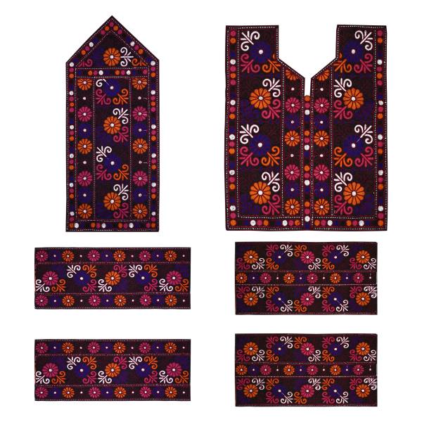 Handgefertigtes Balochi besticktes Kleidungsstück - Mosaik