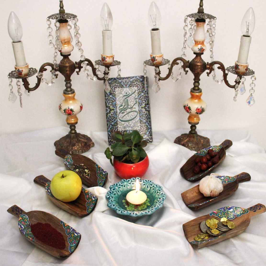 Elegantes Holz Haft-sin Set für Nowruz Persisches Neujahr Hoonarin