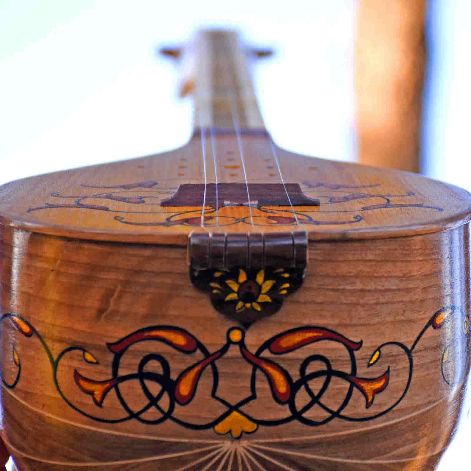 Persischer Setar – Handgefertigtes Saiteninstrument von Iransaz, Modell Berna