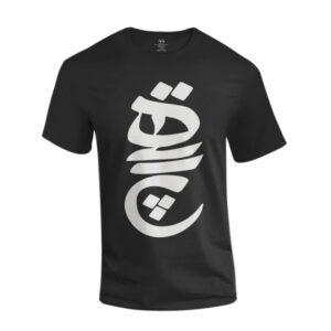 Schwarzes T-Shirt im Iranischen Stil Modell Kalligrafie Hich — Künstlerisches Muster Hich-Kalligrafie