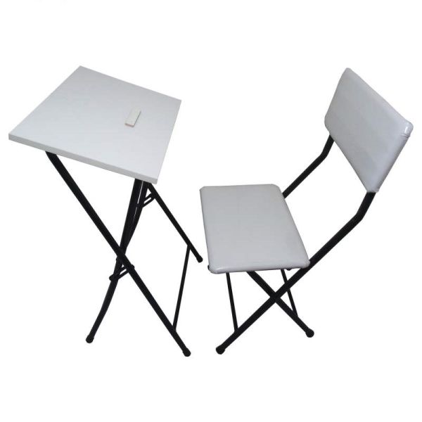 Set aus stapelbarem Gebetsstuhl & Tisch für Salah & Muslime