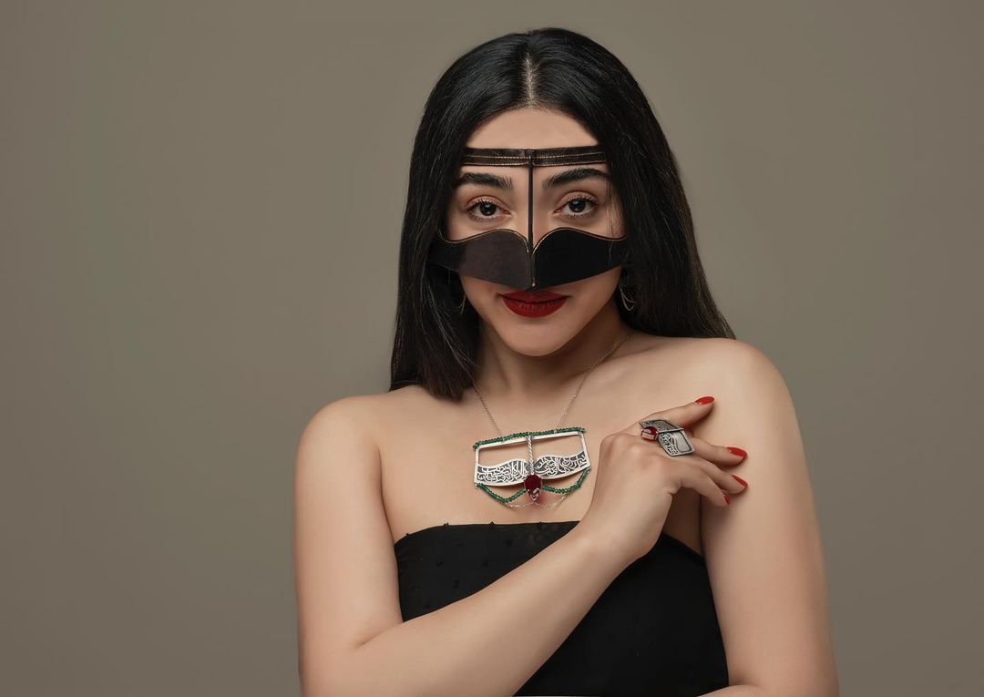 Handgefertigte Omani Burka – Golf-Burqa Grau