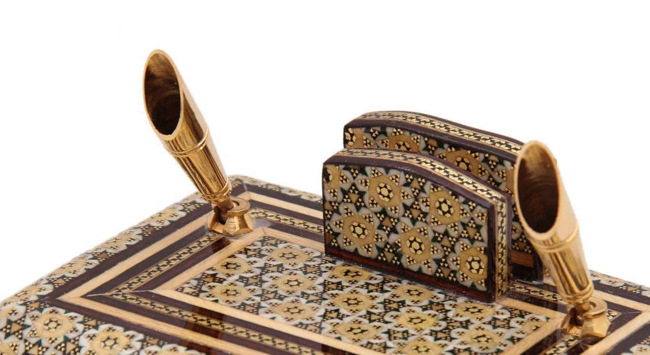 Handgefertigter persischer Holz-Stifthalter für den Schreibtisch – Elegante Khatamkari Kunst, Markland