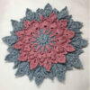 Runde Häkel-Tischdecke, handgestrickt