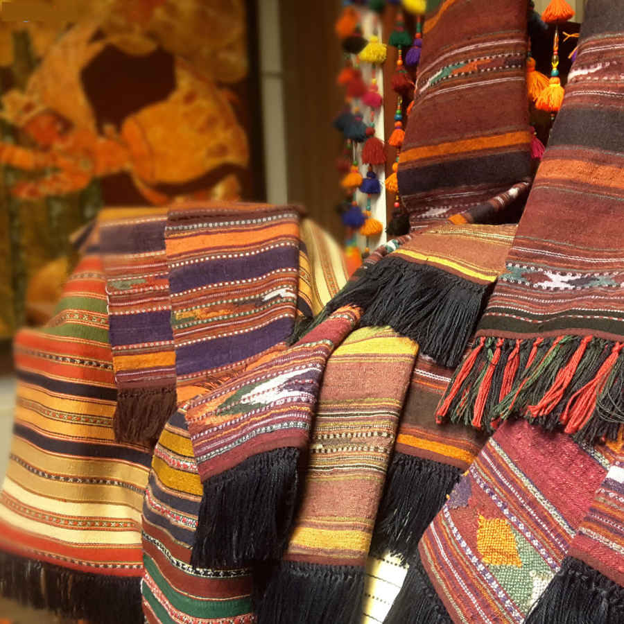 Authentischer persischer Jajim flachgewebter gestreifter Teppich Tetis