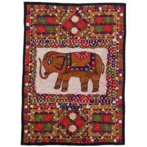 Handbestickte Tischdecke Modell Radan