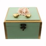 Holzbox zum Verschenken mit künstlerischem Muster Blumen & Vögel