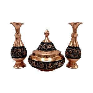 Set aus handgefertigten persischen Kupfervasen und Schale G35