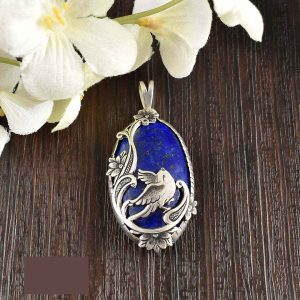 Persischer Gravierter Silberanhänger mit Lapislazuli-Edelstein