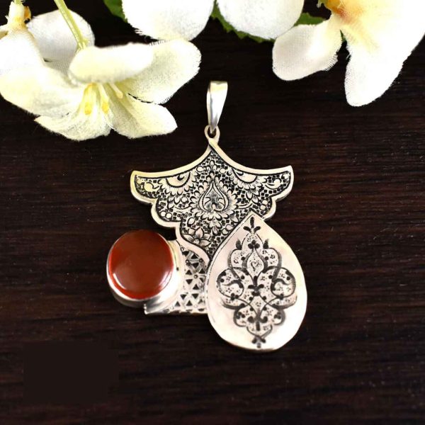 Persischer Gravierter Silberanhänger mit Achat-Edelstein
