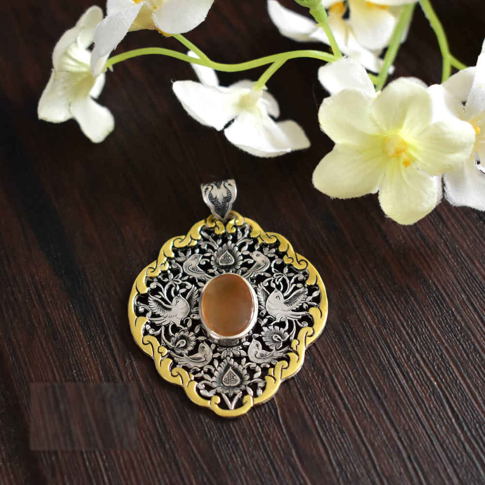 Persischer Gravierter Silberanhänger mit Achat-Edelstein