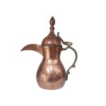 Arabische Kaffeekanne aus Kupfer für die Zubereitung von Qahwa und arabischem Kaffee – Ahmadi