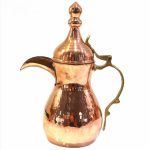 Arabische Kaffeekanne aus Kupfer für die Zubereitung von Qahwa und arabischem Kaffee – Hivana