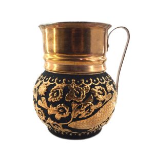 Persische Kupferkaraffe traditionell gehämmert Blume