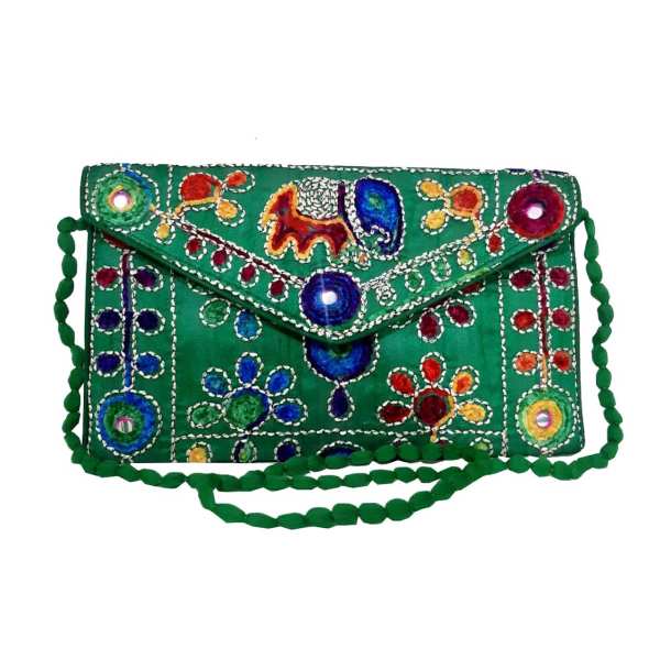 Bestickte Ethno-Samt-Clutch-Handtasche mit Baluchi-Design – Grün