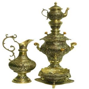 Persischer Samowar aus Messing Dekorativer Kohle-Teekocher mit Blumenmotiven