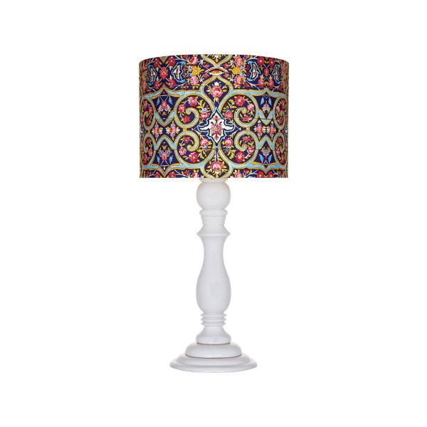Traditionelle Holz-Tischlampe mit persisch inspiriertem Lampenschirm Dalan