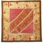 Bestickter Kissenbezug – Rot mit goldenem Suzani-Design