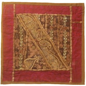 Bestickter Kissenbezug – Rot mit goldenem Suzani-Design II