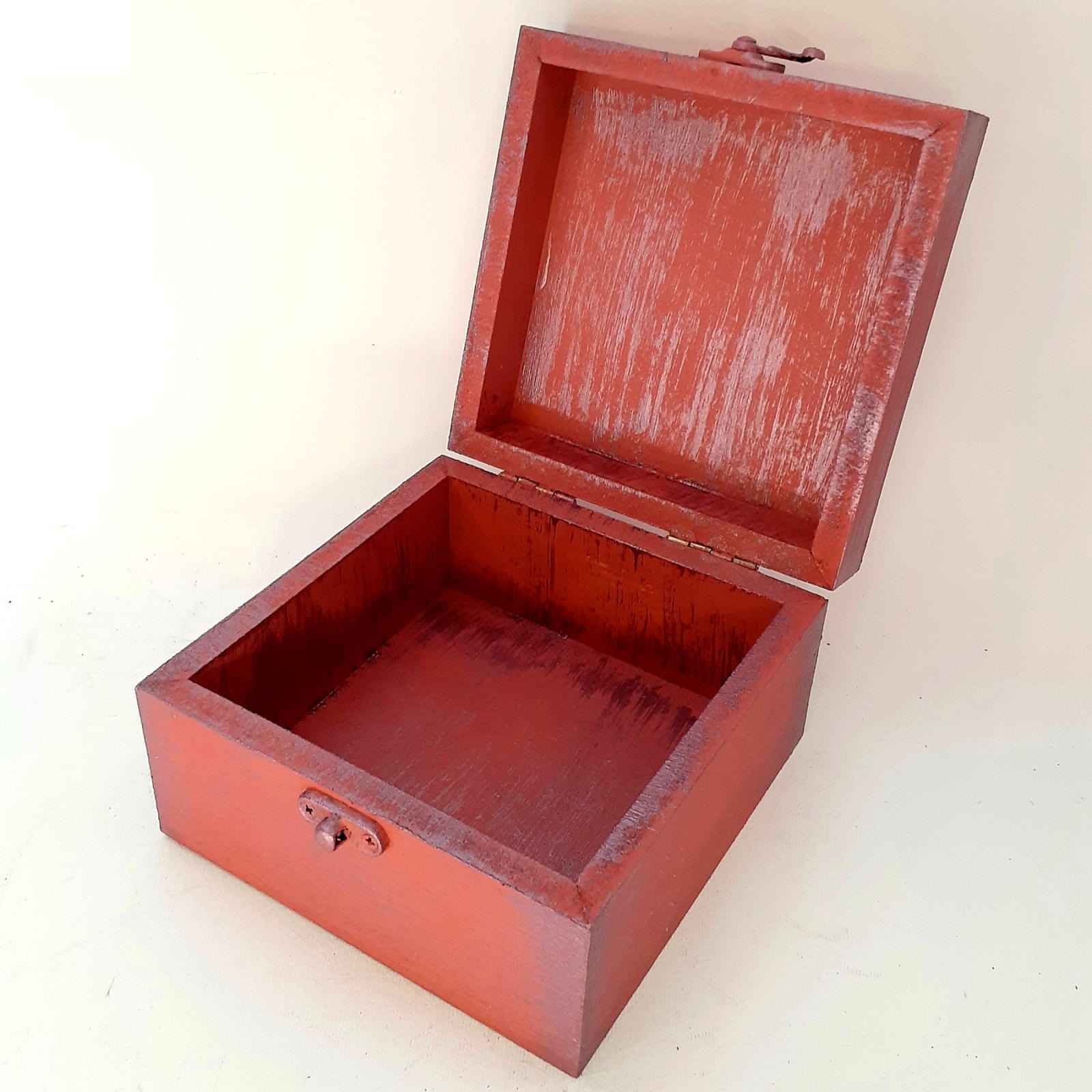 Holzbox zum Verschenken mit künstlerischem Muster Herz