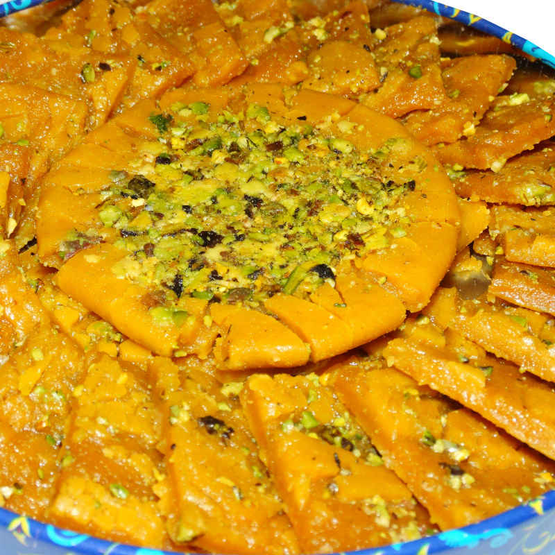 Persischer Sohan mit Pistazien, Safran und Rosenwasser Safran Krokant Süßwaren