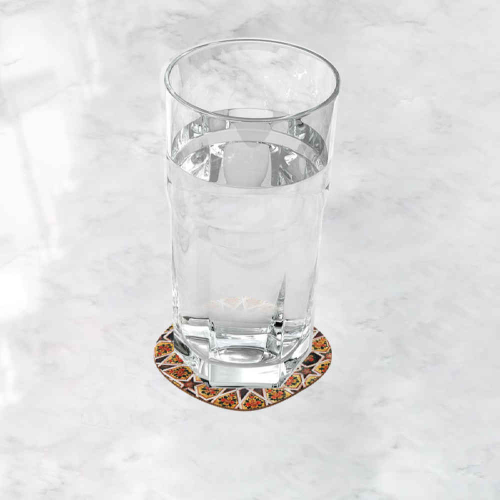 Set aus Untersetzern mit persisch inspiriertem künstlerischen Design Traditionell