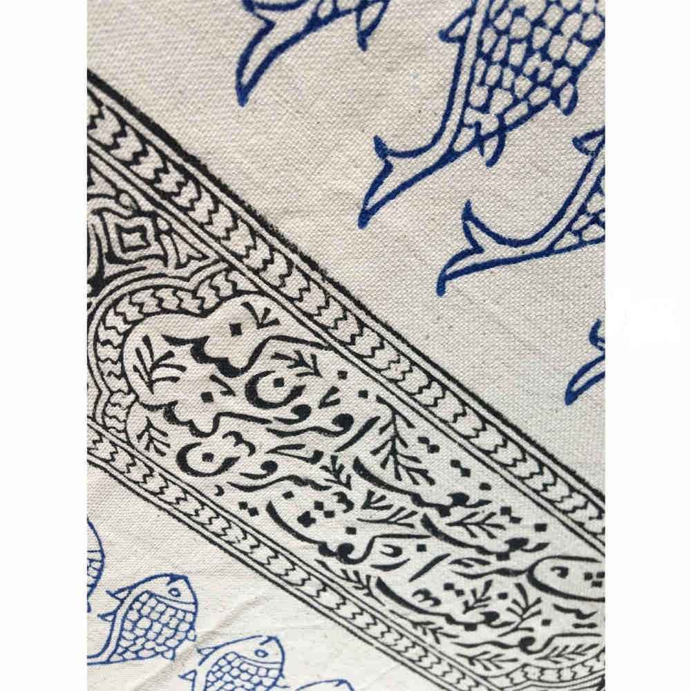 Set aus 2 roten Stoff-Tischsets unter dem Teller – Modell Mahi