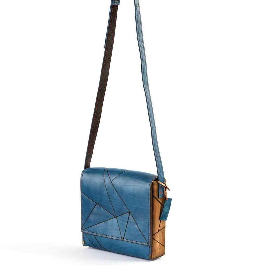 Luxuriöse handgefertigte Leder-Umhängetasche – Dagh Edition