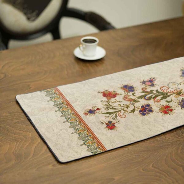 Persische Eleganz Creme Samt Tischläufer Afrooz