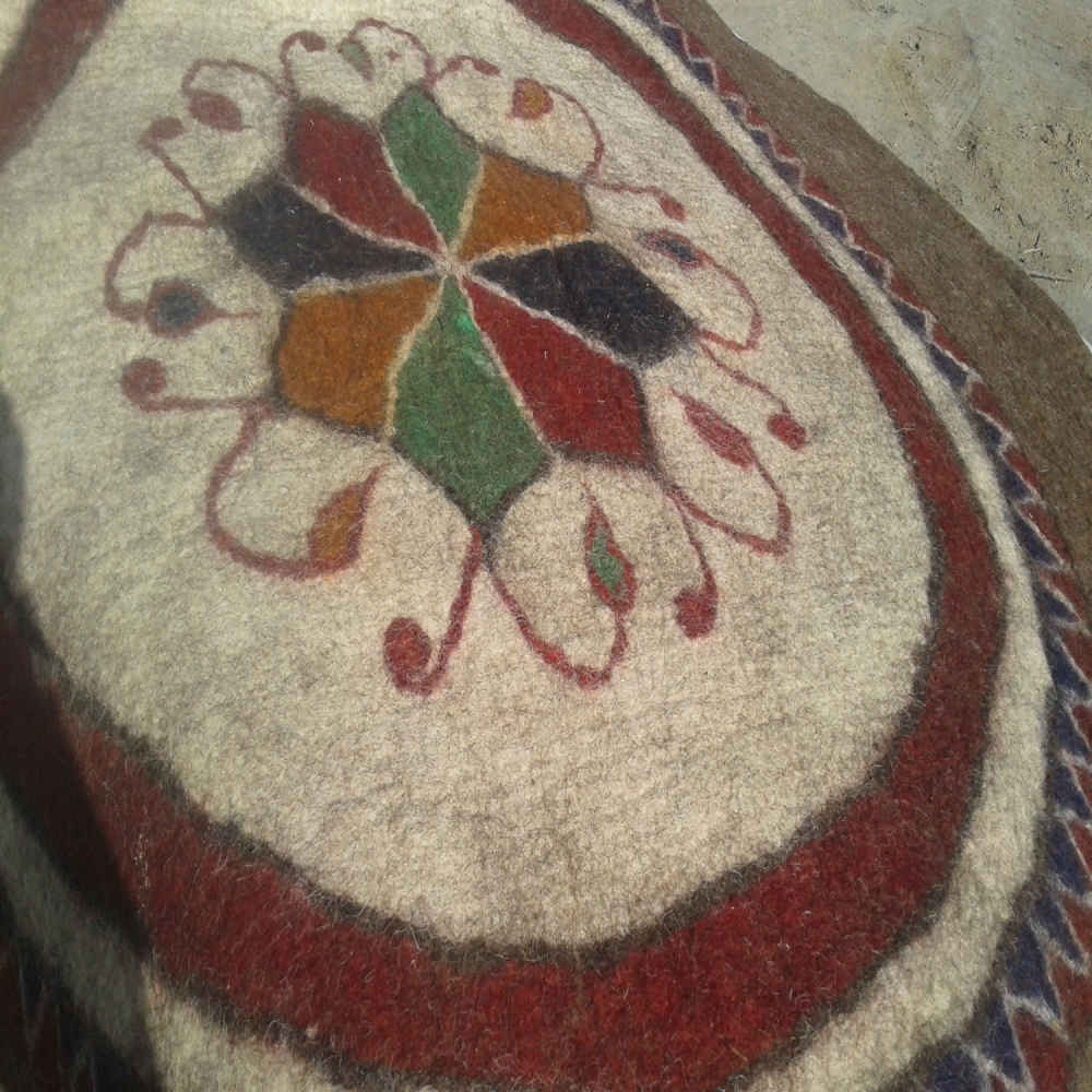 Persischer Wollfilzteppich 100% natürlich und handgefertigt Reyhan