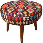 Traditioneller persischer Hocker mit Holzbeinen und Samtstoff, Tile