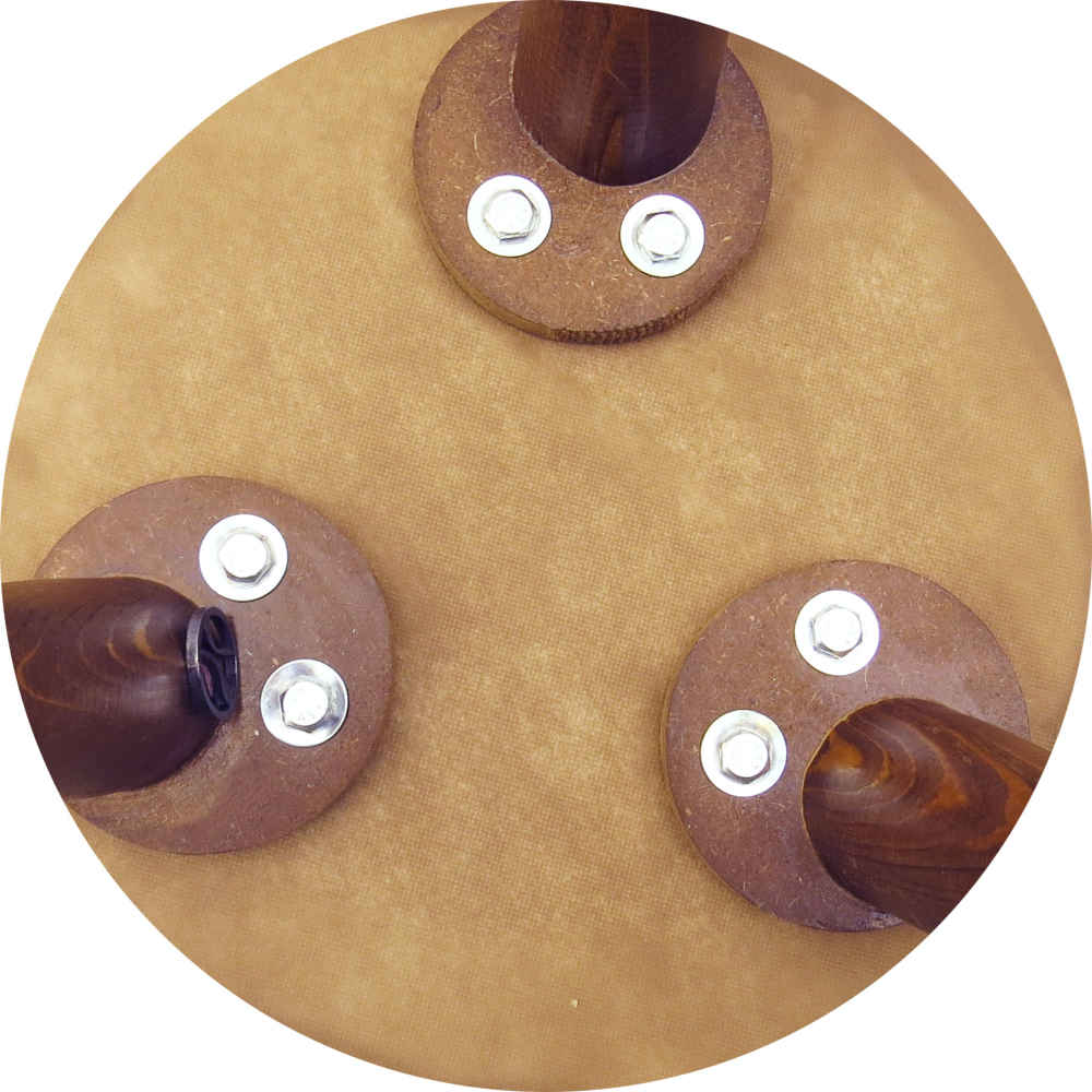 Traditioneller roter persischer Hocker mit Holzbeinen und Samtstoff, Aylin